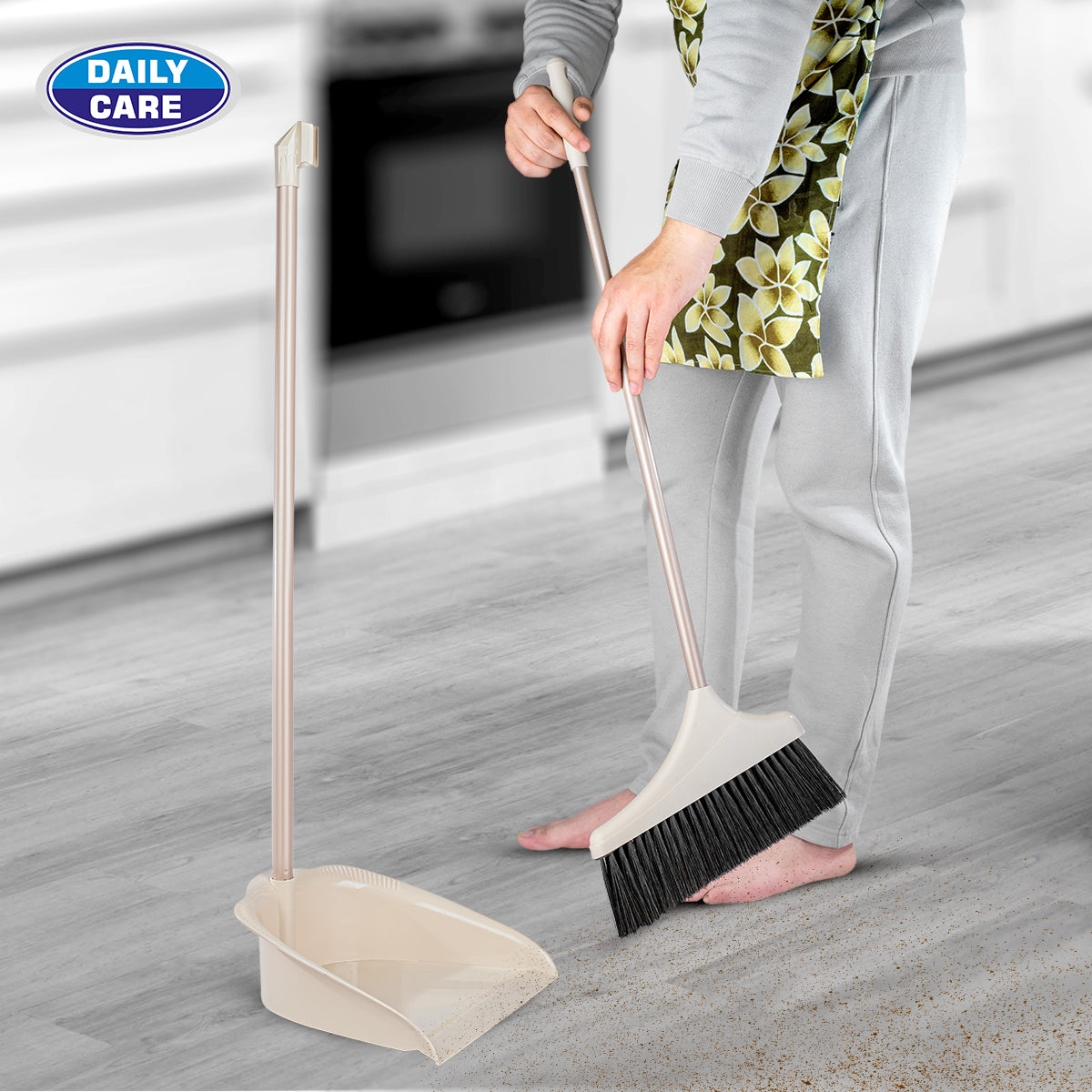 LONG HANDLE DUSTPAN WITH BRUSH